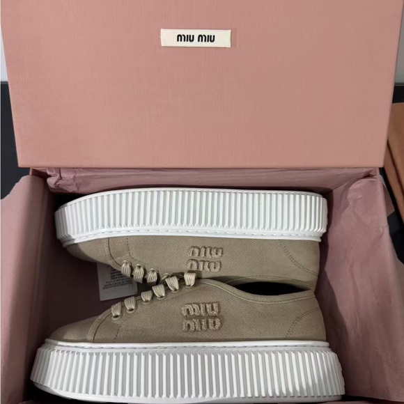 ✨ Miu Miu Canvas Mule Platform Sneakers - Picture 4 of 5
